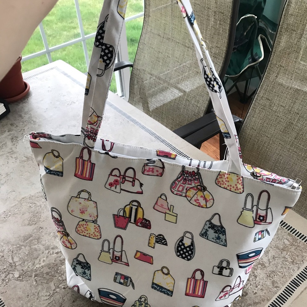 Tote bag